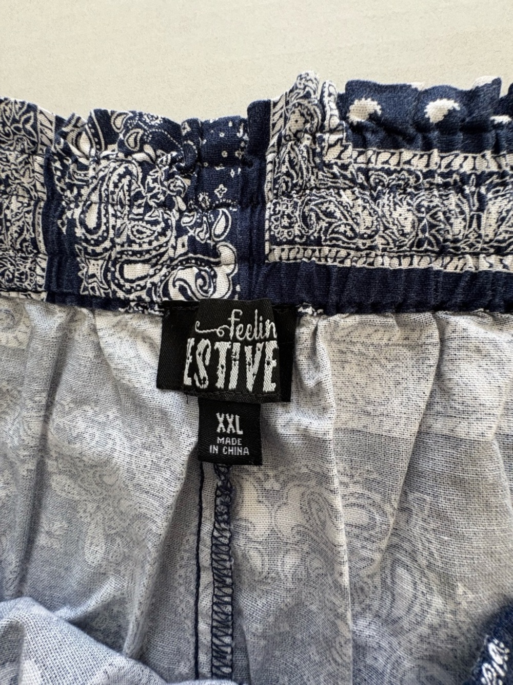 Feeling Festive Bandana Paisley Pattern With Pockets - Size XXL. - Picture 5 of 10